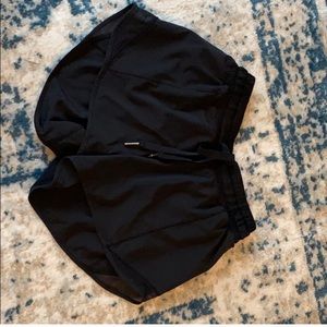 Black lulu lemon shorts 2.5”
